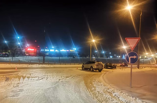 В Оренбурге в ДТП пострадал водитель «ВАЗа-21100»