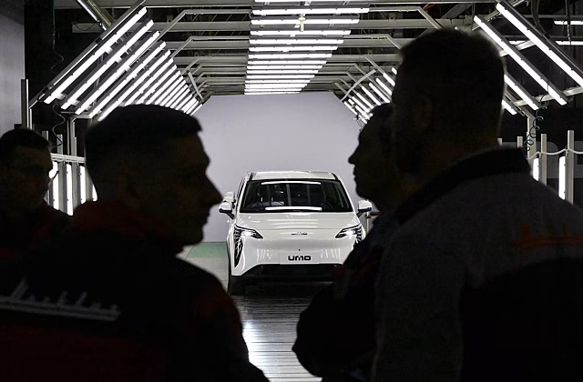 В России стартовали продажи двух новых отечественных кроссоверов