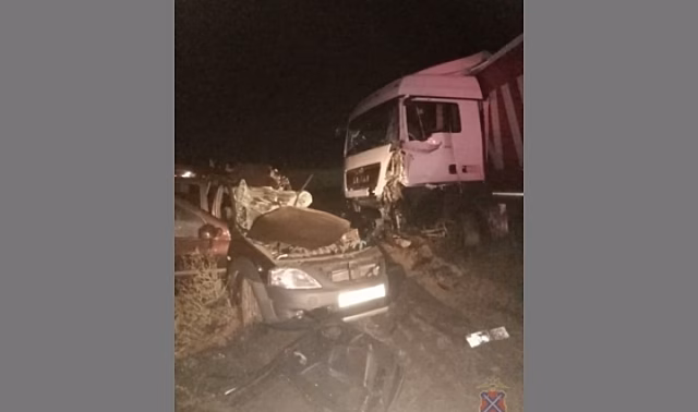 На трассе под Волгоградом три человека погибли в ДТП с фурами