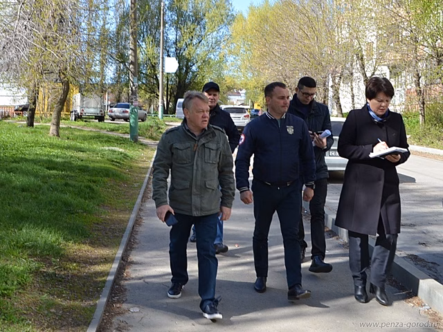 В Пензе ликвидируют ямы вблизи школы №11