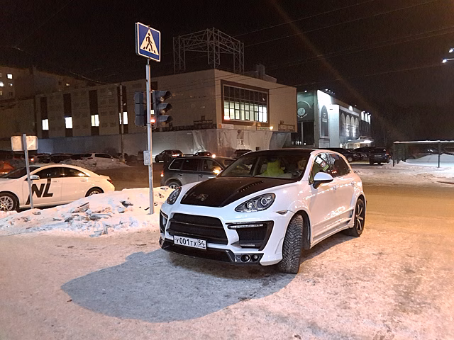 «Я паркуюсь как чудак»: Porshe 001 — стою где хочу