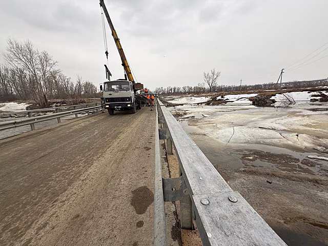 В Оренбуржье с начала марта готовят мосты и дороги к весеннему паводку