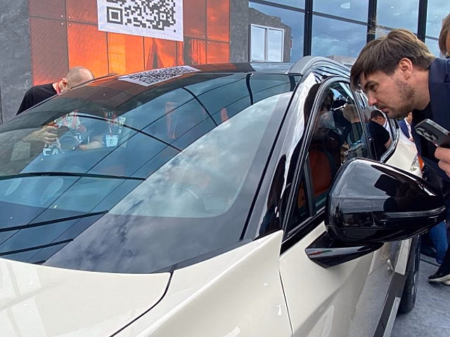Новые кроссоверы и внедорожники: какие отечественные авто представили на ПМЭФ-2025
