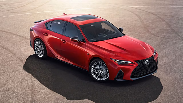 Lexus отзывает свои автомобили в Канаде