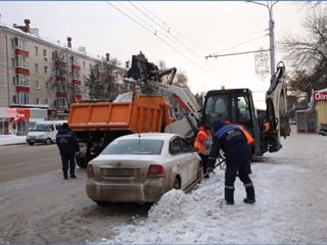 В Уфе организуют работу дежурных эвакуаторов во время уборки снега