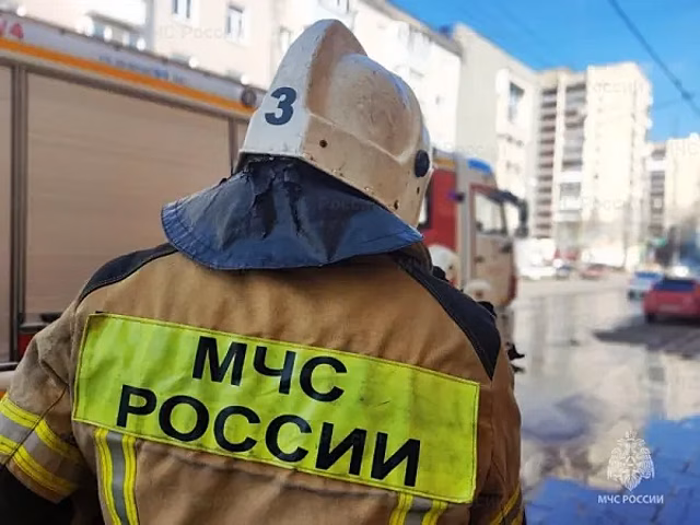 В историческом центре Самары вспыхнула легковушка