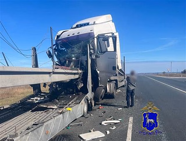 Два автовоза столкнулись на трассе М-5 в Самарской области