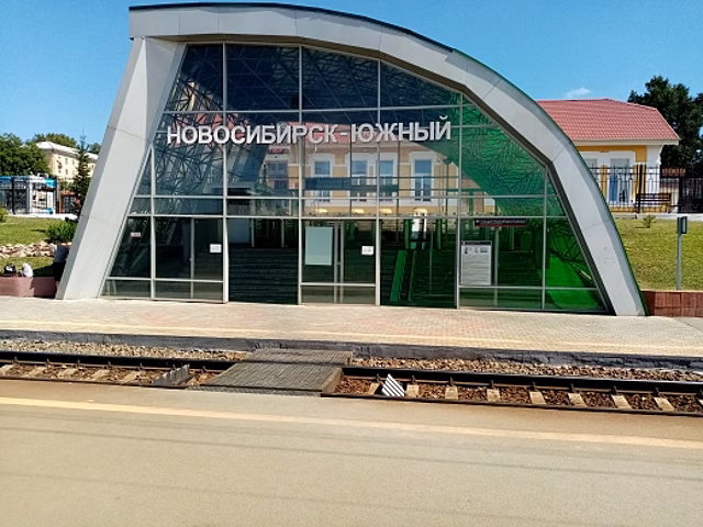 В Новосибирске отремонтируют лестницу к вокзалу Новосибирск-Южный