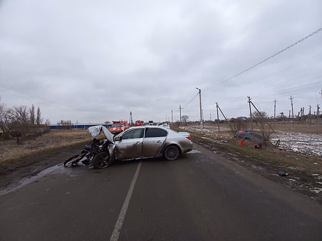 Два человека погибли в лобовом ДТП в Ростовской области