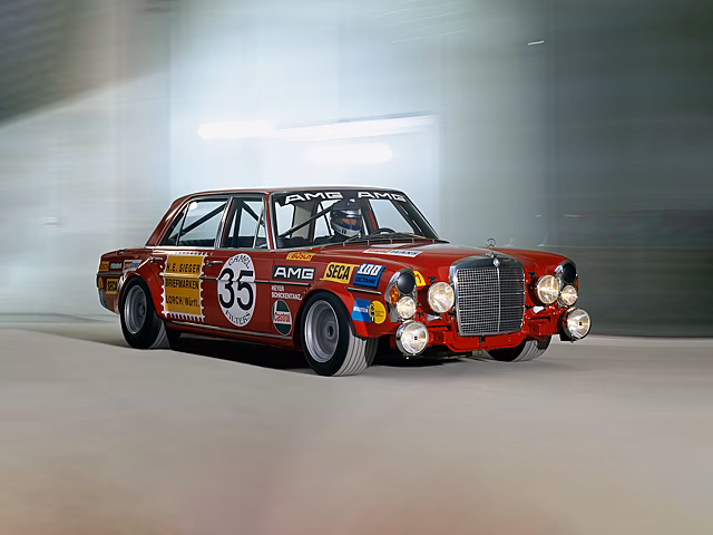 История первого гоночного Mercedes-Benz 300SEL AMG