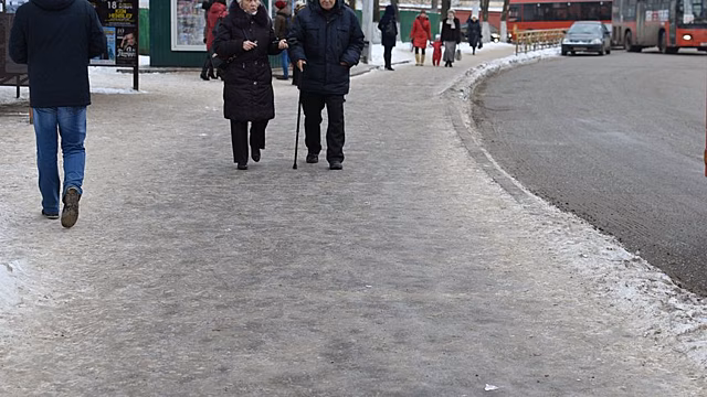 Глава Кирова: Это не тротуары, это бобслейные трассы