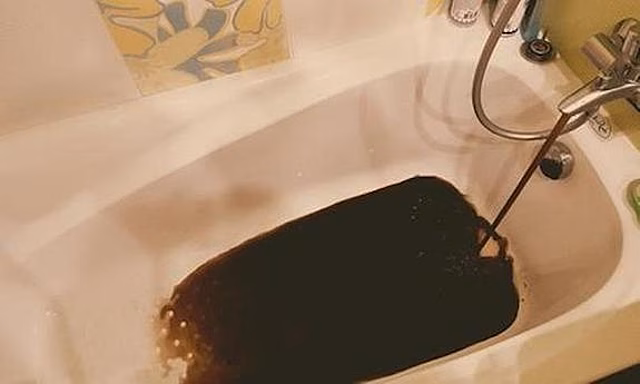 Шестые сутки в Симферополе идет промывка сетей городского водопровода после попадания в него фекалий