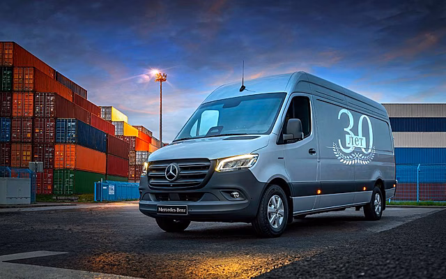 Как 30 лет назад Mercedes-Benz Sprinter изменил рынок малотоннажных автомобилей?