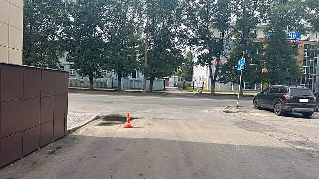 Велосипедистку сбили на улице Предтеченской в Вологде