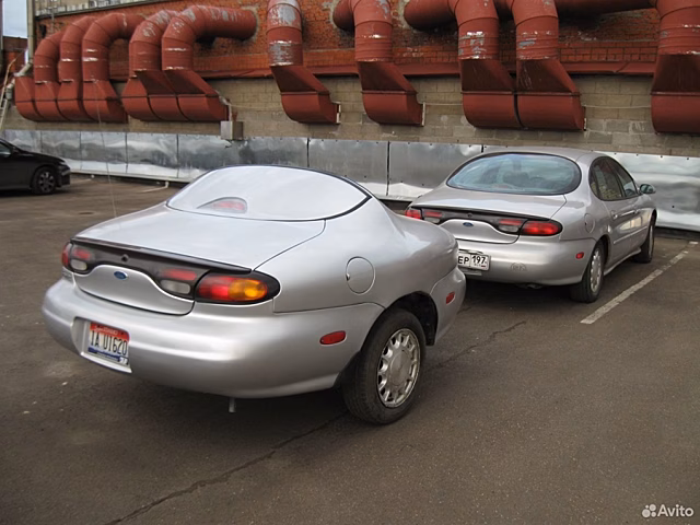 В Москве продают забавный прицеп, сделанный из багажников Ford Taurus