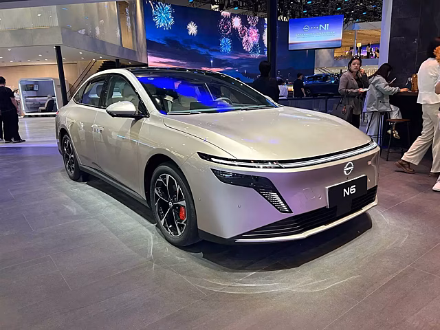 Nissan показал в Пекине седаны N6 и Teana