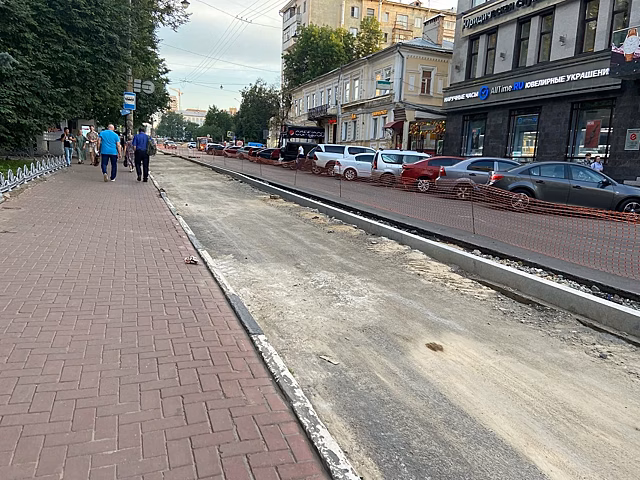 Парковка появится на улице Большая Покровская к 15 августа