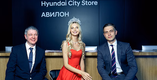 «Мисс Россия-2017» Полина Попова получила ключи от нового Hyundai Solaris