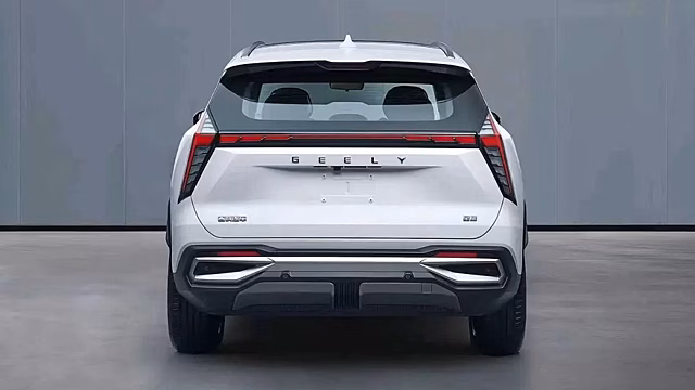 Появились первые изображения кроссовера GEELY ATLAS нового поколения