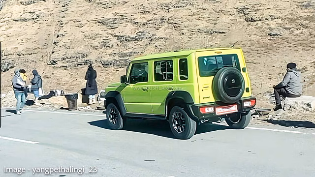 Пятидверный Suzuki Jimny сфотографировали без маскировки в преддверии дебюта