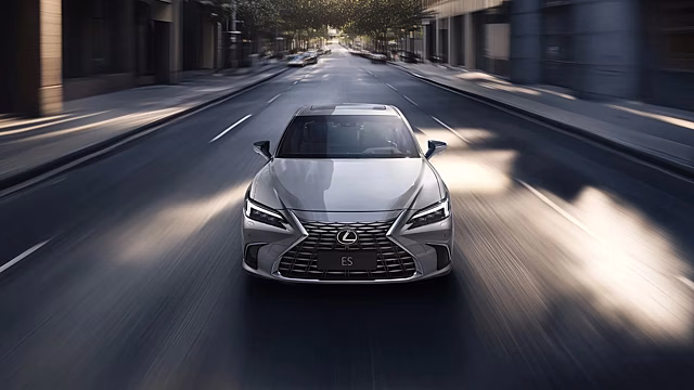 Представлен рестайлинговый седан Lexus ES