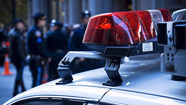 В массовой драке на парковке супермаркета в США застрелили подростка