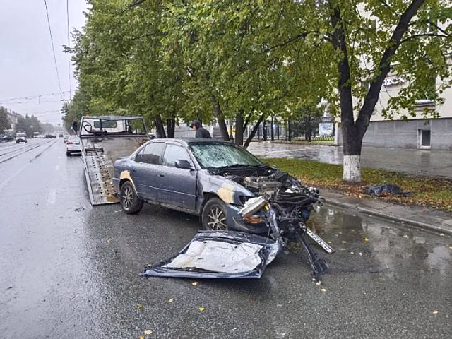 Водитель Тойоты насмерть сбил юную сибирячку на Богдана Хмельницкого