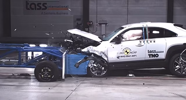 Краш-тест Euro NCAP Mazda MX-30 и Honda Jazz