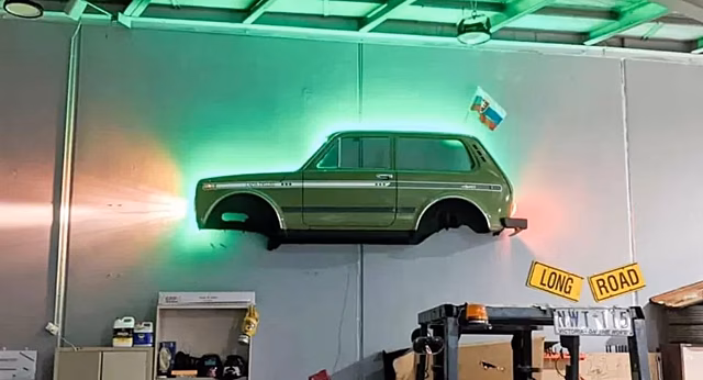 Из старой Lada Niva в Австралии сделали интересный арт-объект