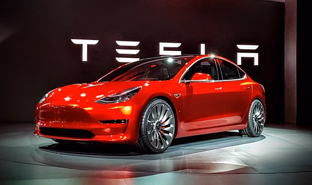 Элон Маск уточнил емкость аккумулятора Tesla Model 3
