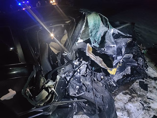 В ДТП на трассе под Армавиром в лобовом столкновении погибли два человека
