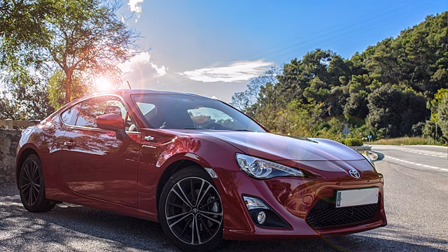 Toyota вслед за BMW присоединится к стандарту зарядки от Tesla