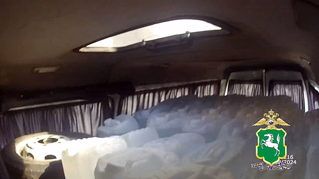 В «Газели» с подложными госномерами полицейские Томска обнаружили 3 тонны нелегального спирта