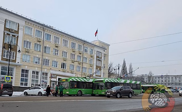 В Курске столкнулись троллейбусы