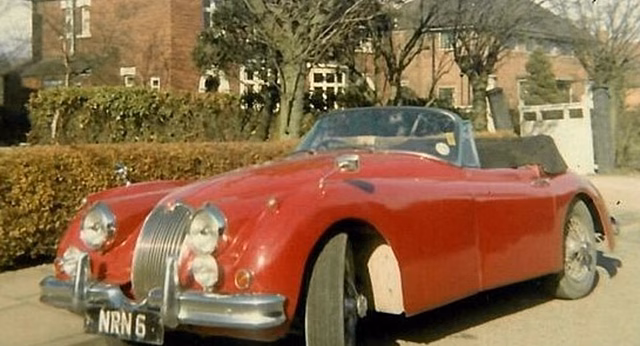 В Британии разбитый в ДТП Jaguar продали за 1 млн рублей