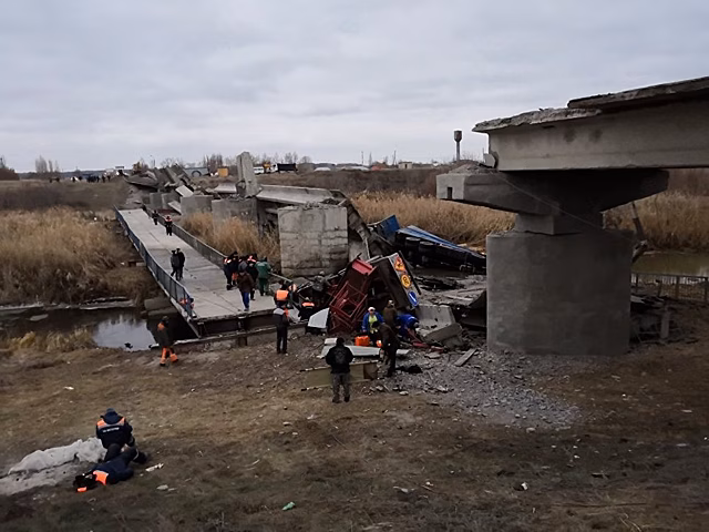 Рухнувший мост под Воронежем восстановят в 2019 году