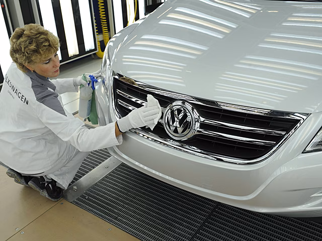 В Россию завезли Volkswagen Golf  VIII по цене 3,8 млн рублей