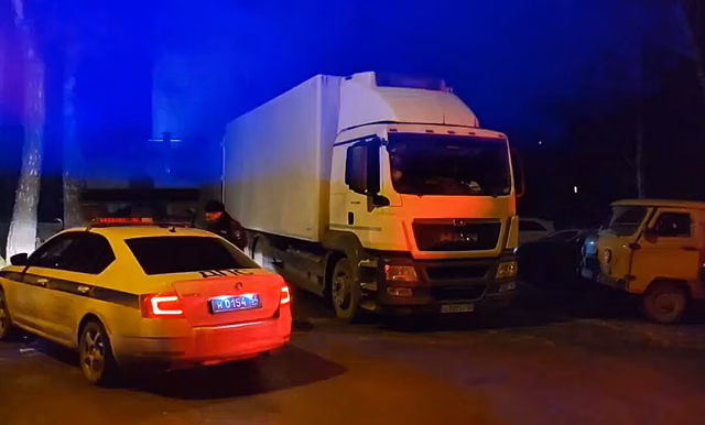 В Академгородке Новосибирска пешеход погиб под колёсами грузовика