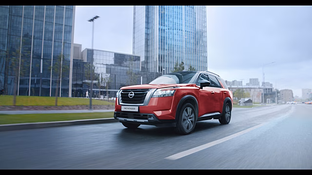 Офис Nissan объявил цены на новый внедорожник Nissan Pathfinder в 2022 году