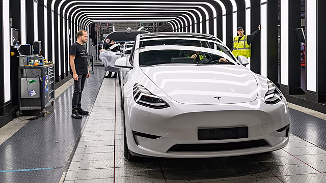 Tesla отозвала 239 тысяч автомобилей из-за угрозы короткого замыкания