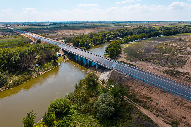 В Астраханской области благоустроили ещё 10 км федеральной трассы