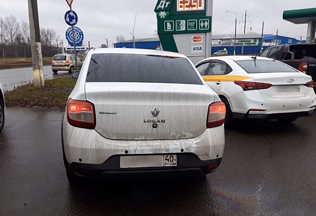 В Екатеринбурге арестовали Land Rover за долг владельца 470 тысяч по кредиту