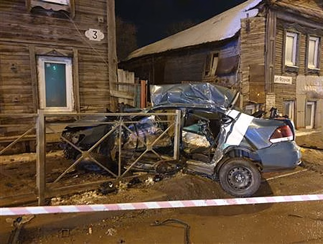 Три человека погибли в ДТП с участием "скорой помощи" в Самаре