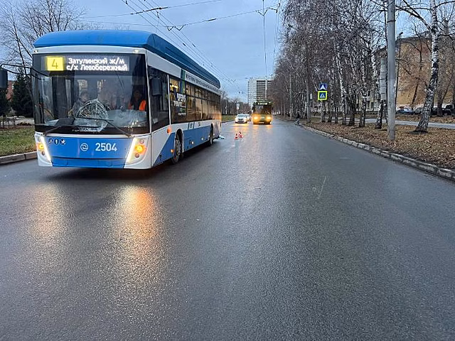 Суд над сбившим беременную водителем троллейбуса начался в Новосибирске