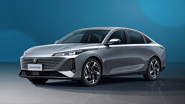 В России стильный седан Changan Lamore назовут по-новому