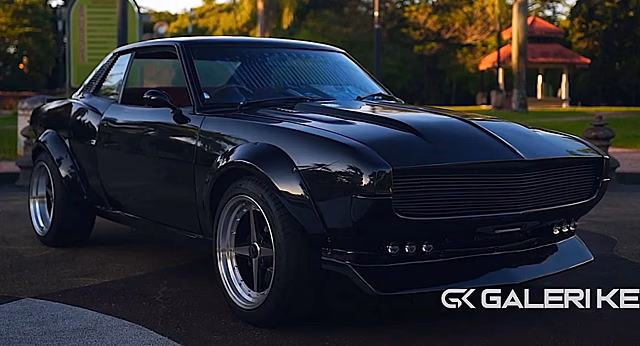 Малазийский магазин сделал Toyota Celica похожей на компактный маслкар