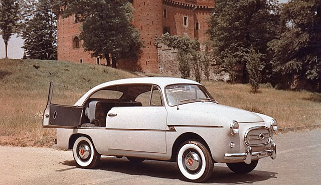 Необычный Fiat 600 от мастерской Accossato, у которого было две с половиной двери