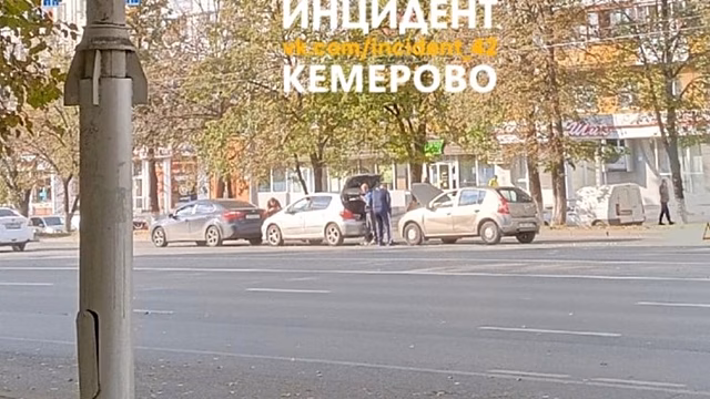 Дорожная авария произошла на кемеровском проспекте