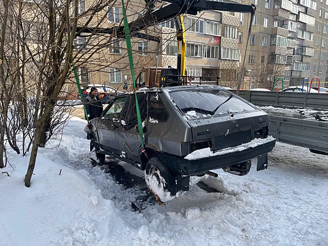 В Челябинске на спецстоянку отправили очередную развалину на колесах