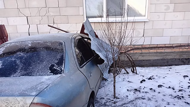 В Самарской области иномарка врезалась в дом и сломала стену